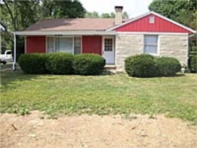 Building Photo - Will go fast! 3 BED house across from Memo...