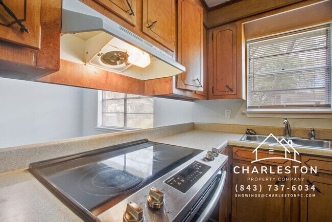 Building Photo - 1908 Swift Ave