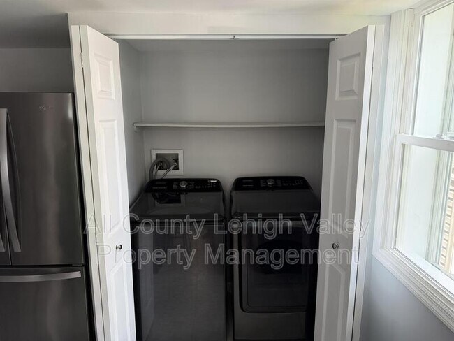 Building Photo - 20 E Prospect St
