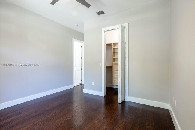 Building Photo - 6090 SW 116th St