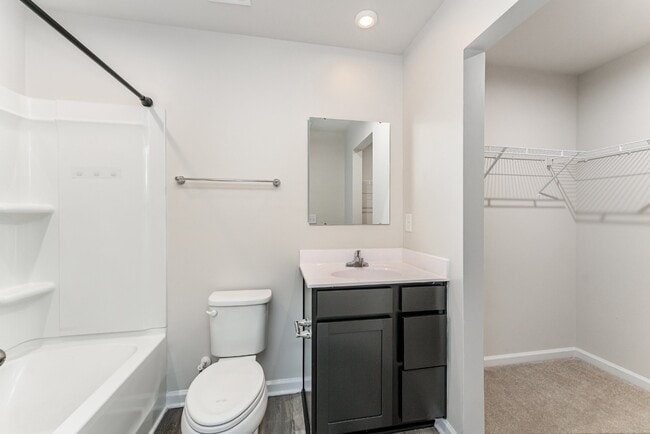 Building Photo - 1105 Canando St