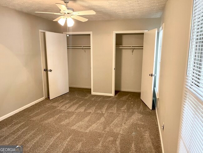 Building Photo - 315 Chase Dr