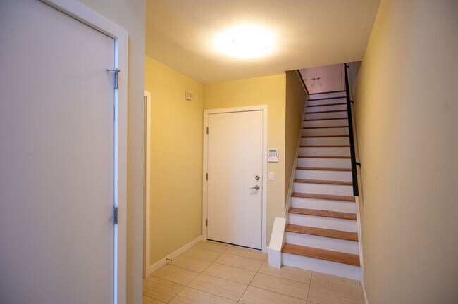 Building Photo - Little Italy Townhome - 1911 E 119th St , ...