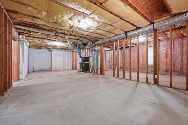 Building Photo - Spacious Renovated Home on a Quiet Cul-de-Sac Single-family · Professionally managed · Move-in ready