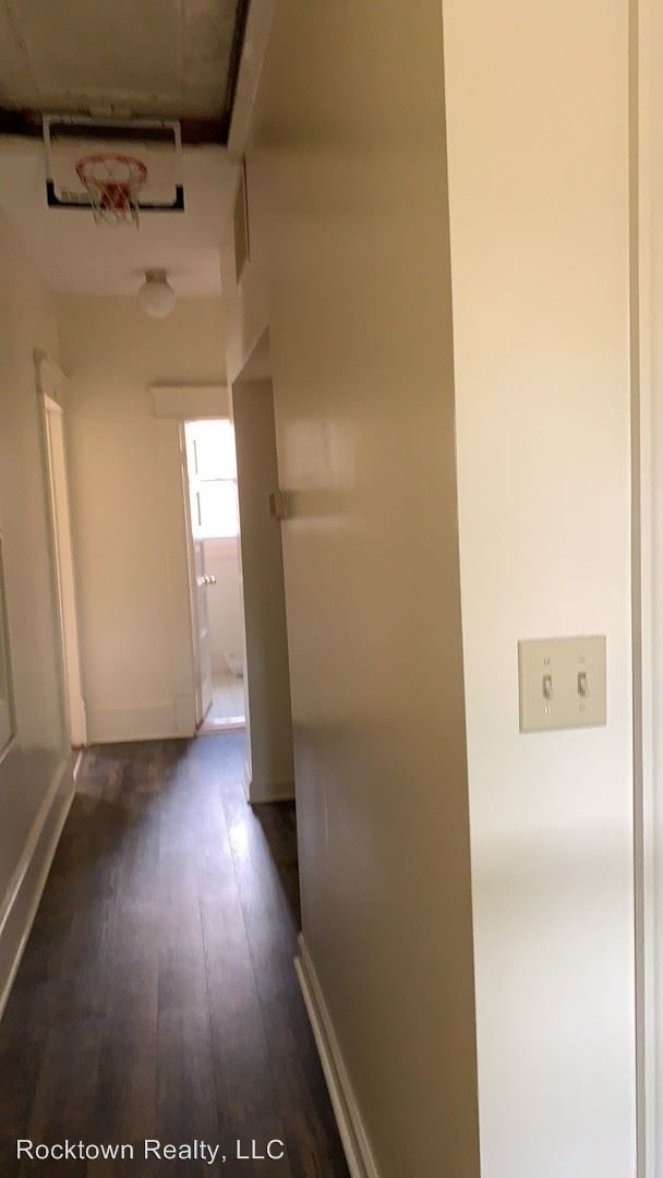 Building Photo - 316 N High St