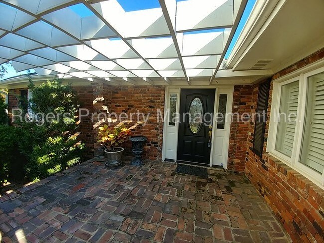 Building Photo - 1909 Marina Rd