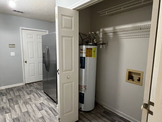 Building Photo - Really Cute Home in Lake Wildwood