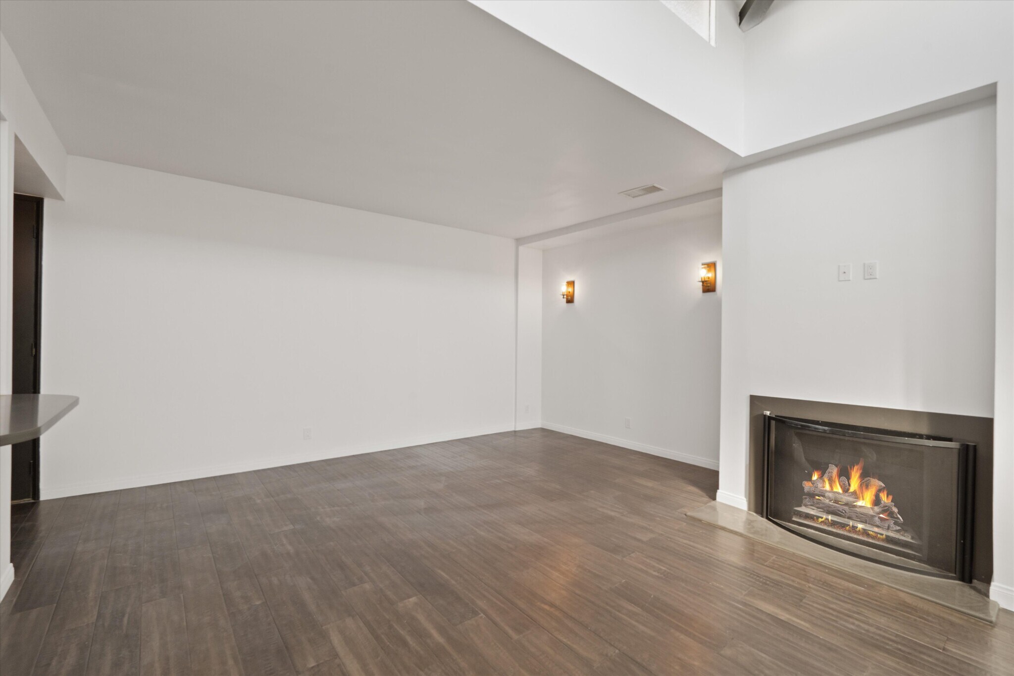 Building Photo - 2175 S Beverly Glen Blvd