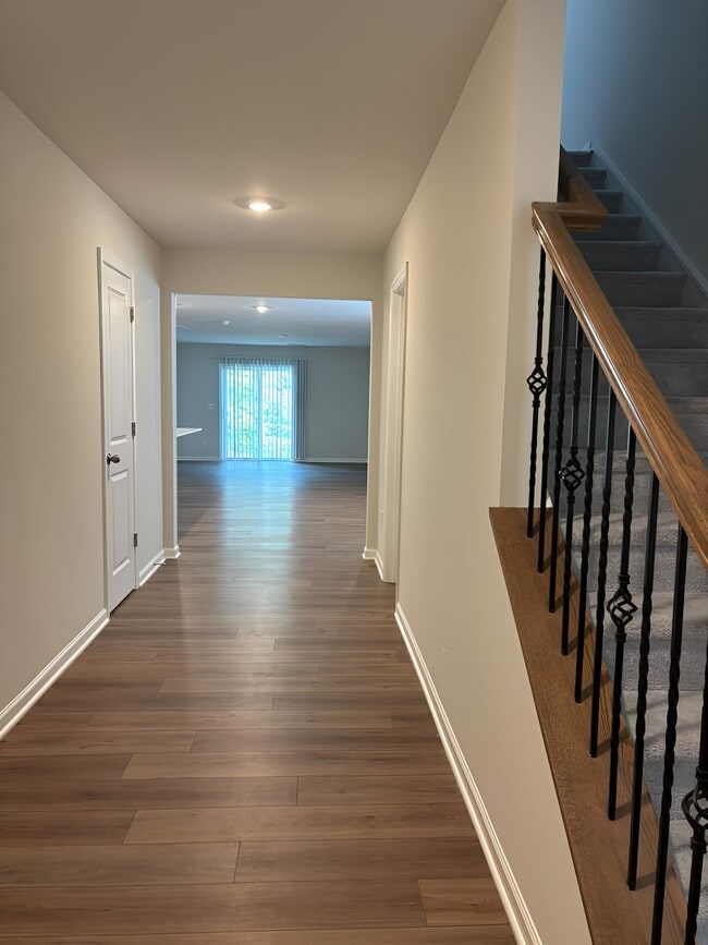 Building Photo - 10155 Chatham Run Ln