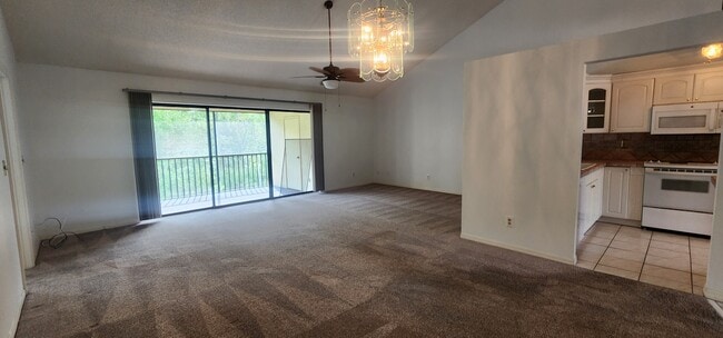 Building Photo - 1801 1801 E Lake Rd