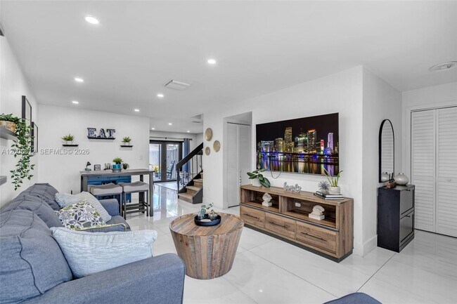 Building Photo - 5725 SW 132nd Ct