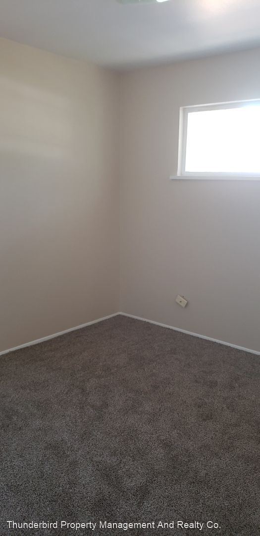 Building Photo - 3 br, 1 bath House - 7407 Leah Drive NE