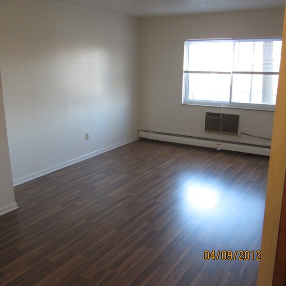 Primary Photo - 1691 Robinwood Ave