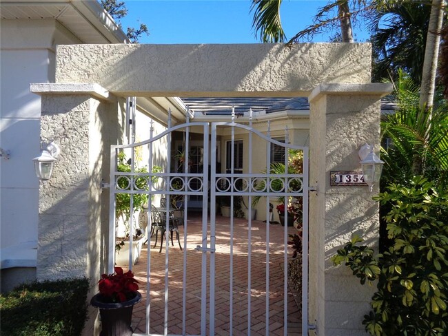 Building Photo - 1354 Tearose Pl