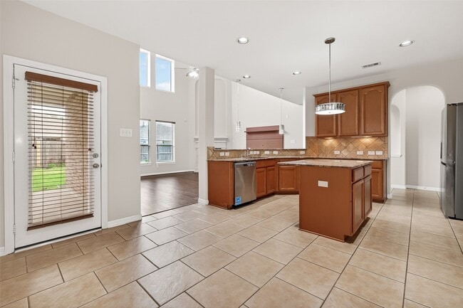 Building Photo - 24526 Avellino Ct