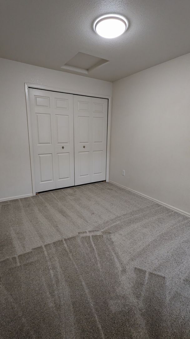 Building Photo - RANCH 3 BED/3 BATH PATIO HOME WITH MAIN FL...