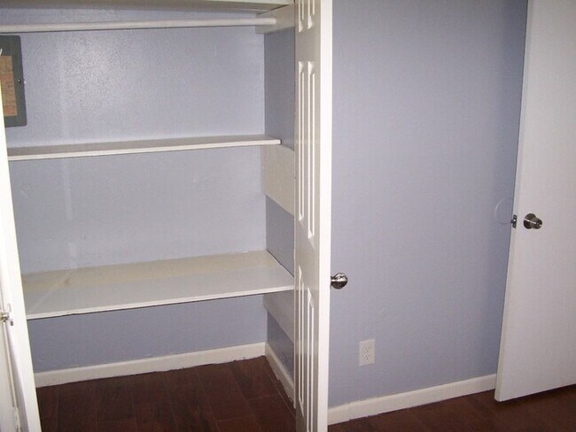 Building Photo - 830 Wateka Way