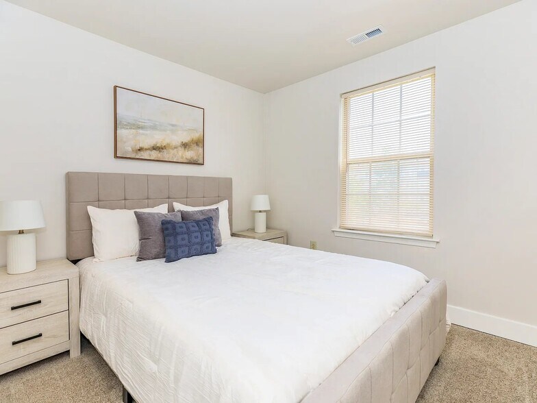 Building Photo - 2101 Reamer Dr