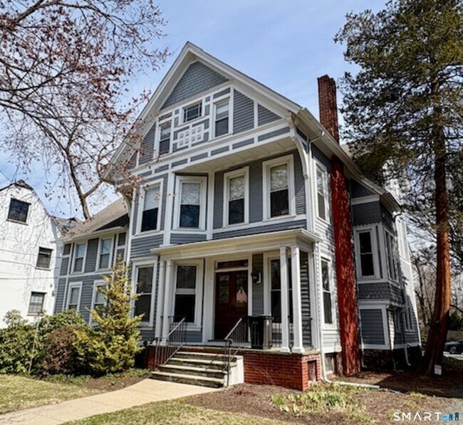 Building Photo - 611 Whitney Ave