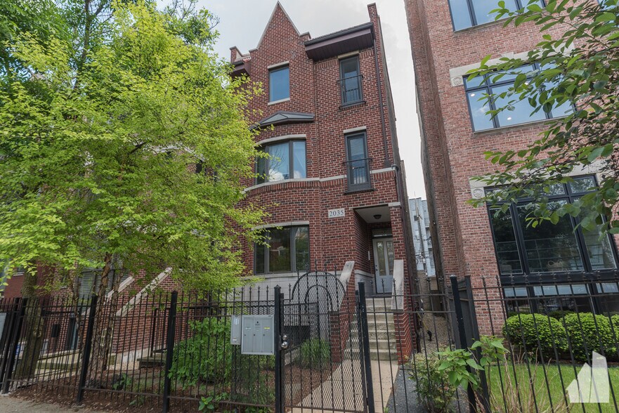 Building Photo - 2035 W Crystal St