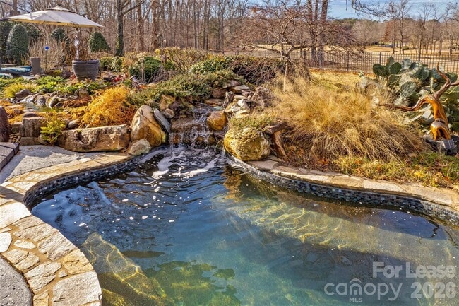 Building Photo - 13718 Robert Walker Dr