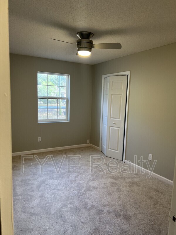 Building Photo - 13 Indian Trail