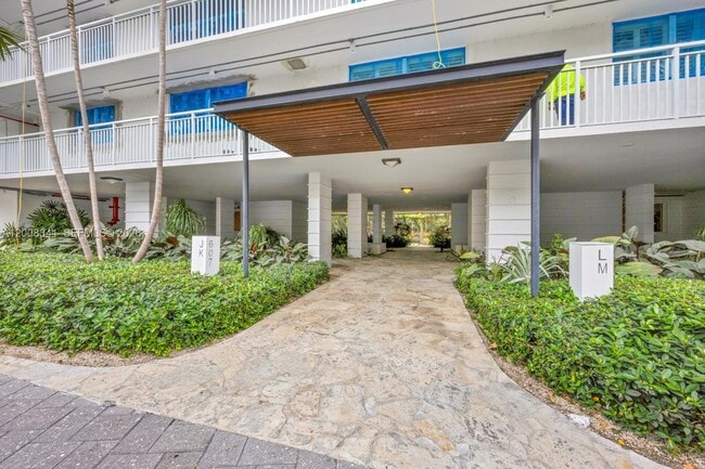 Building Photo - 607 Ocean Dr