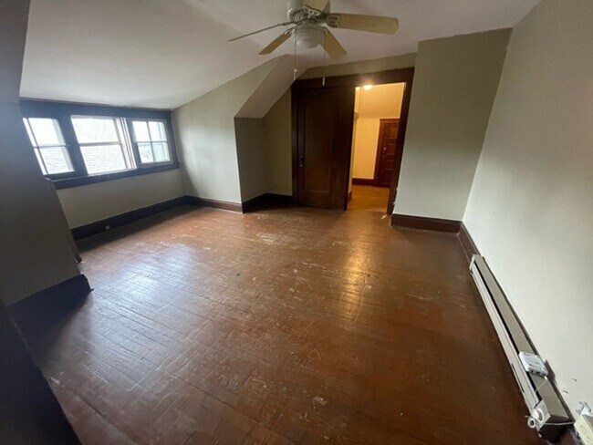 Building Photo - x2120/2122 Renrock Road