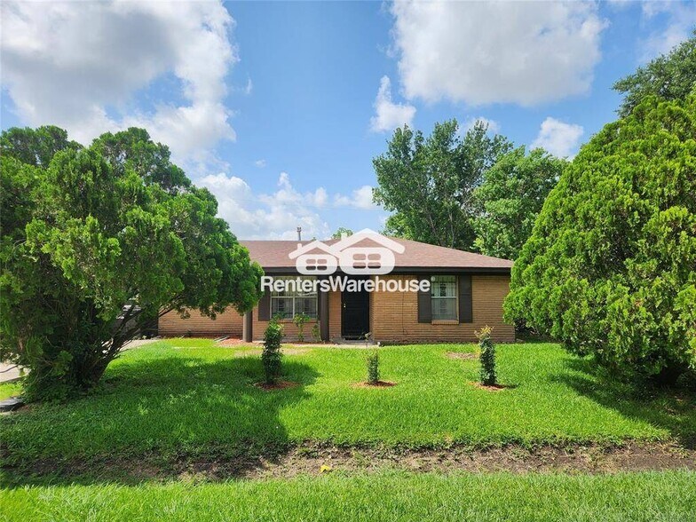 Building Photo - 810 Thistle St