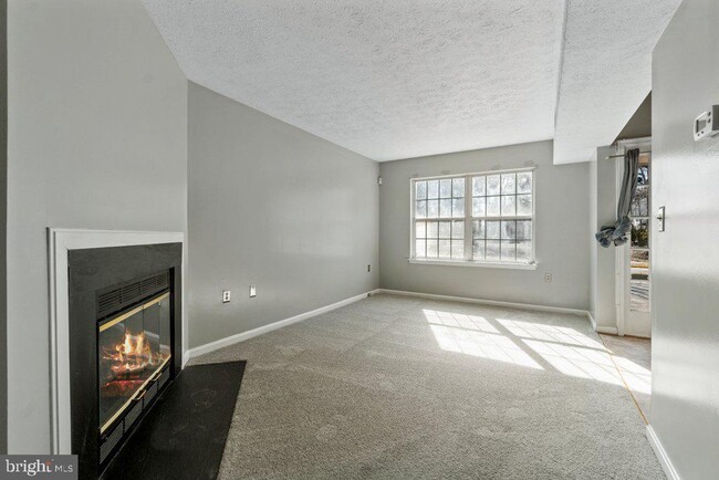 Building Photo - 10477 Campus Way S