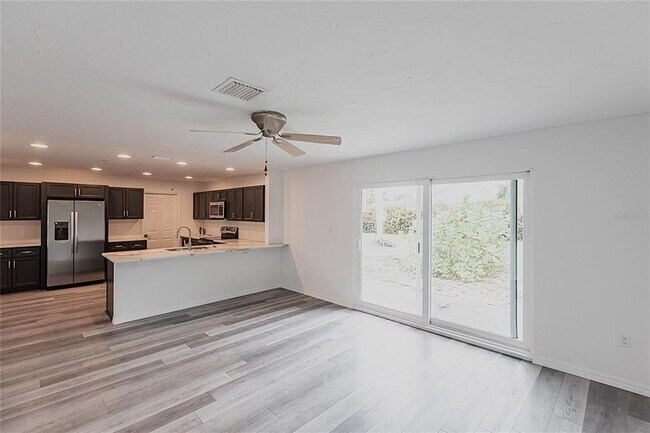 Building Photo - 326 W Grace St