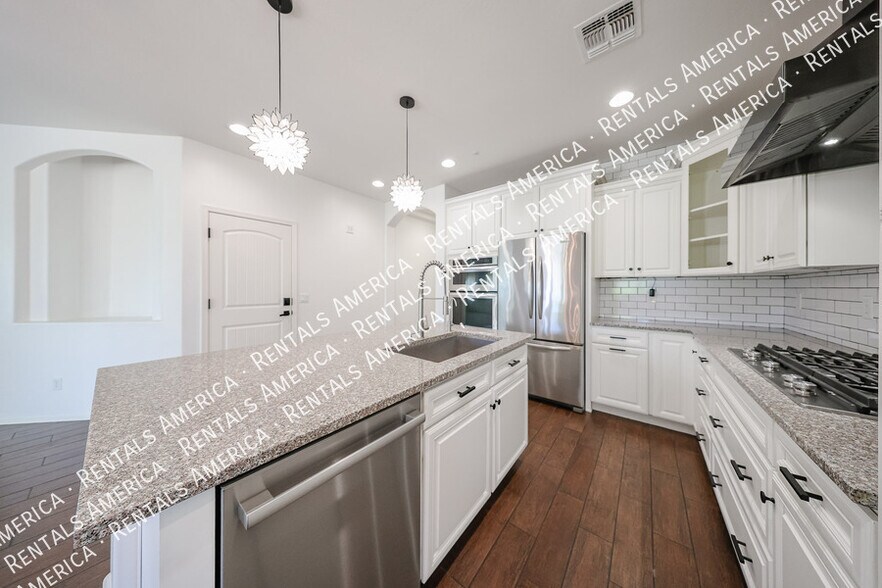 Building Photo - 5193 S Moccasin Trail
