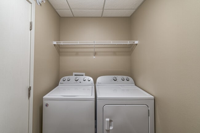 Building Photo - Northtown Crossing - Pet Friendly, Student...