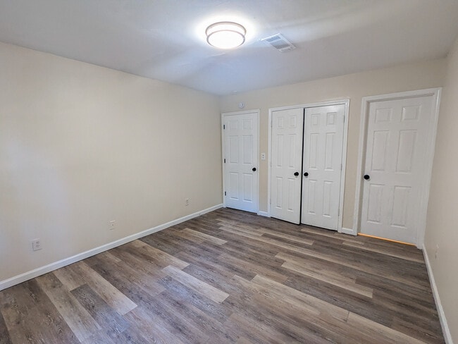 Building Photo - 2871 Marco Dr NW