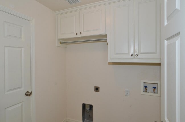 Building Photo - 6505 Nick St