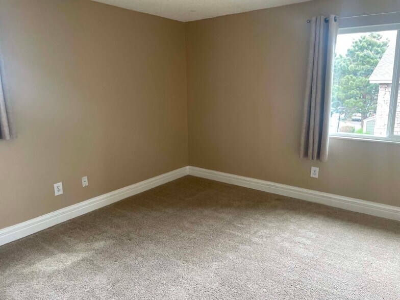 Building Photo - 4400 S Quebec St