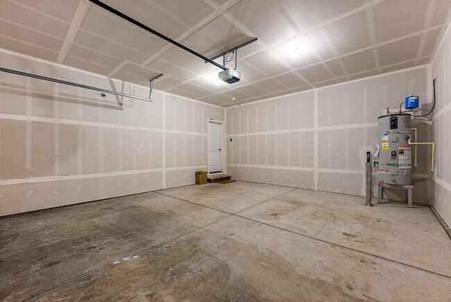 Building Photo - Modern 4-Bedroom Yelm Home with Covered Patio, Outdoor Fireplace & Office/Flex Space!