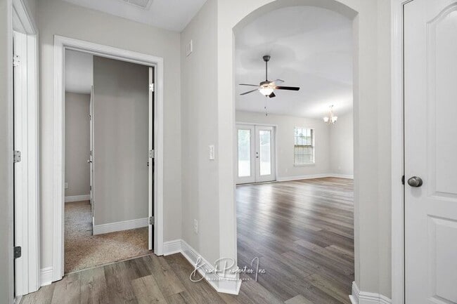 Building Photo - 6130 Autumn Pines Cir