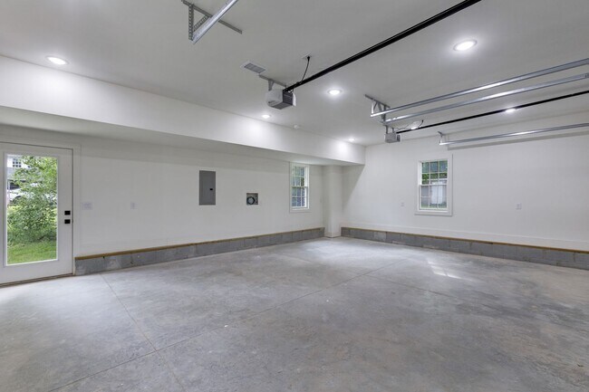 Building Photo - 1413 Clifton Ln
