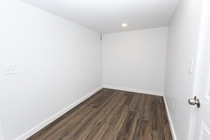 Building Photo - 3259 Ozark Cir