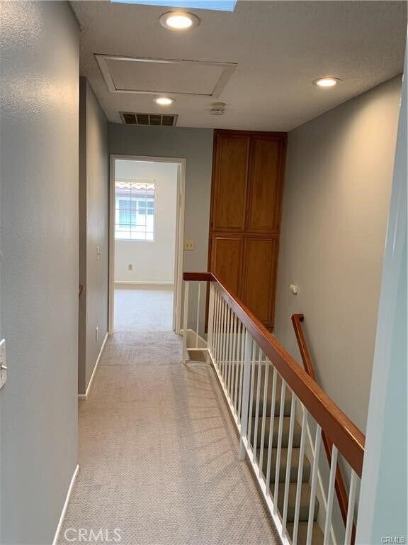 Building Photo - 5604 Las Virgenes Rd