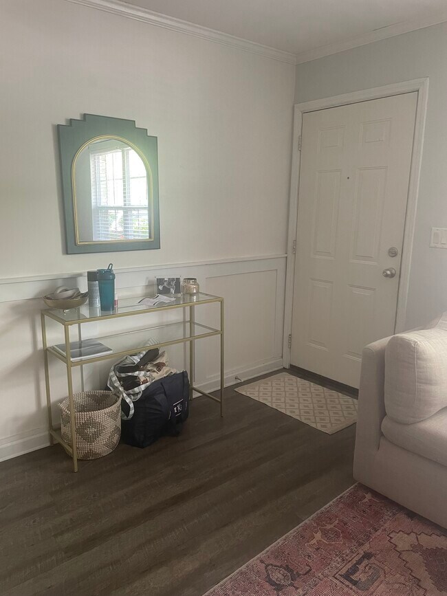 Building Photo - 507 Stinson Dr