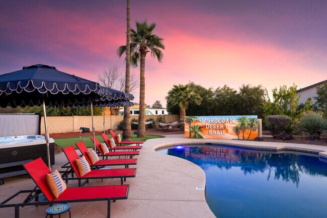 Building Photo - 6235 E Thunderbird Rd