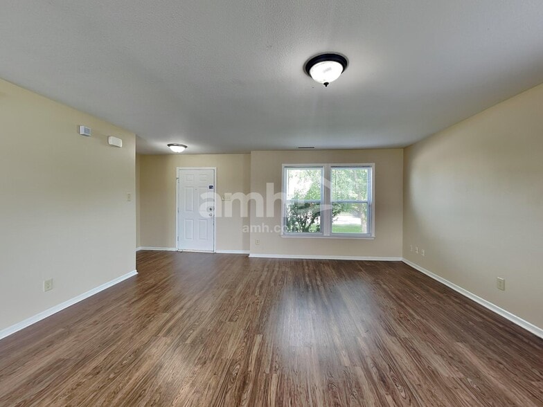 Building Photo - 8243 Retreat Ln