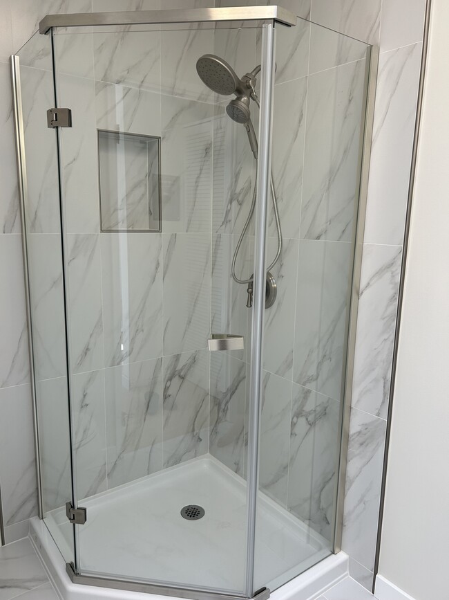 Building Photo - 10760 Russett Ave