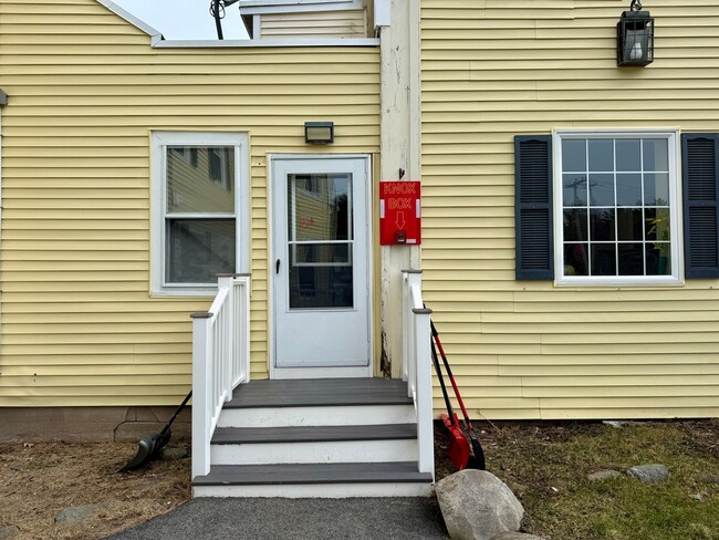 Building Photo - Well maintained inside and out