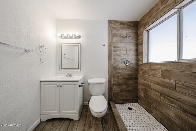 Building Photo - 3119 W Country Gables Dr