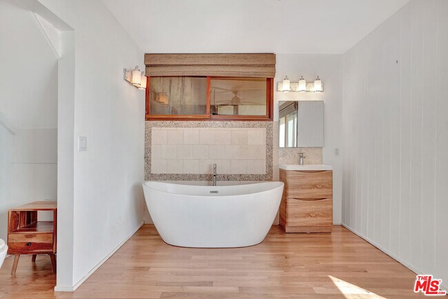 Building Photo - 26636 Latigo Shore Dr
