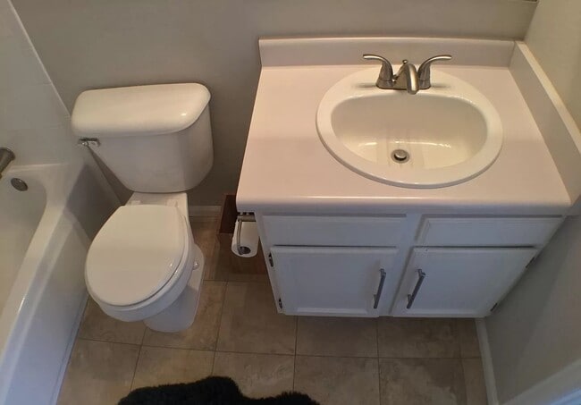 Building Photo - Beautiful townhome is Crown Point II!