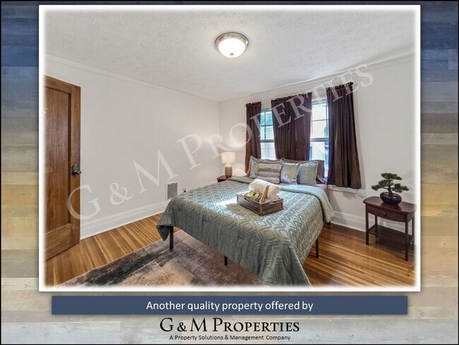 Building Photo - Rare Park Ave Rental – Spacious 3-Bedroom with Original Charm